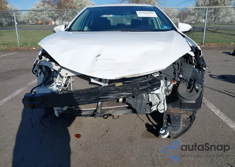 2014 Toyota Corolla S Plus z USA, uszkodzony, nr VIN 2T1BURHE9EC077061